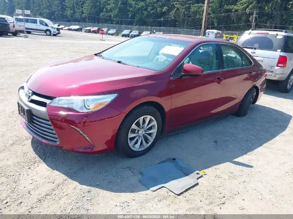 4T1BF1FK6GU572128 2016 TOYOTA CAMRY - Image 2