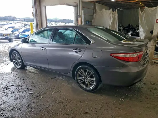 4T1BF1FK6GU573022 2016 TOYOTA CAMRY - Image 2
