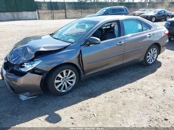 4T1BF1FK6GU573960 2016 TOYOTA CAMRY - Image 2