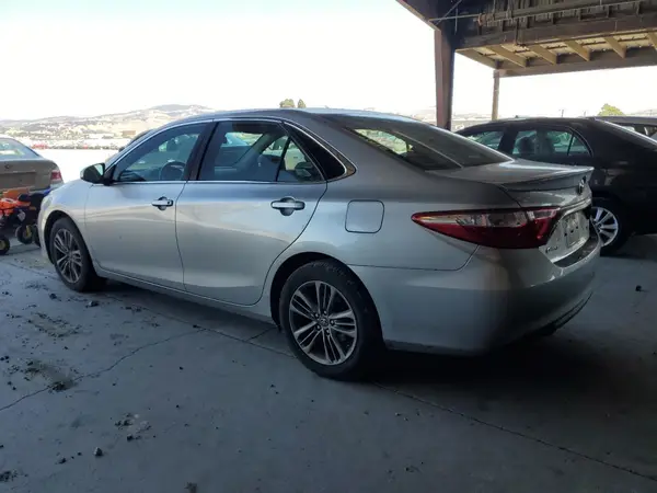 4T1BF1FK6GU574817 2016 TOYOTA CAMRY - Image 2