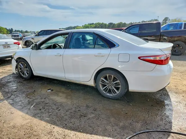 4T1BF1FK6GU577829 2016 TOYOTA CAMRY - Image 2