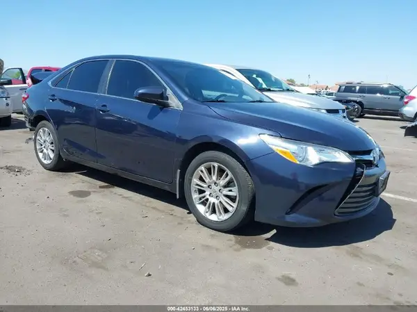 4T1BF1FK6GU579533 2016 TOYOTA CAMRY - Image 1