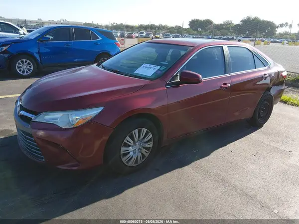 4T1BF1FK6GU583873 2016 TOYOTA CAMRY - Image 2