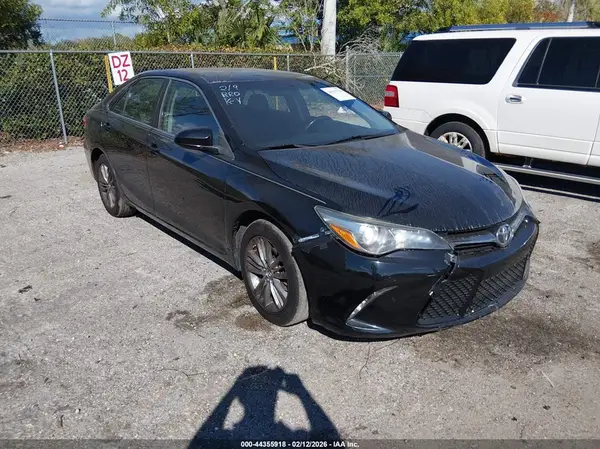 4T1BF1FK6GU587910 2016 TOYOTA CAMRY - Image 1