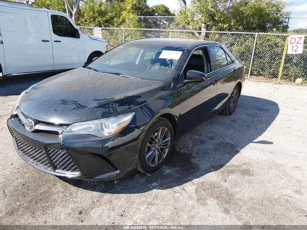 4T1BF1FK6GU587910 2016 TOYOTA CAMRY - Image 2