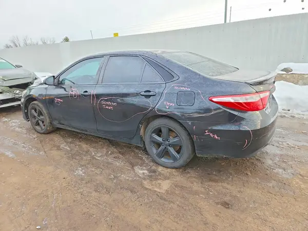 4T1BF1FK6GU589835 2016 TOYOTA CAMRY - Image 2