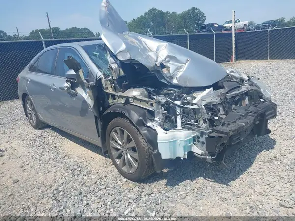 4T1BF1FK6GU596820 2016 TOYOTA CAMRY - Image 1