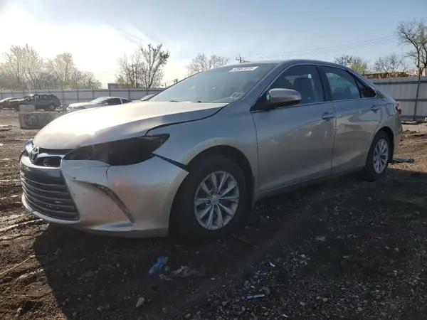 4T1BF1FK6GU597305 2016 TOYOTA CAMRY - Image 1