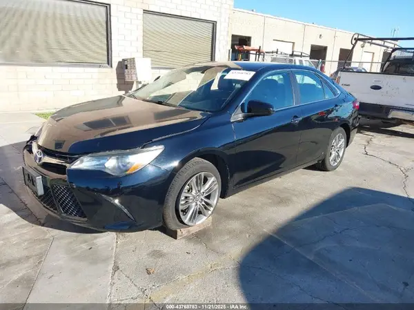 4T1BF1FK6GU598826 2016 TOYOTA CAMRY - Image 2