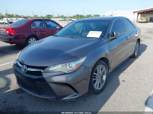4T1BF1FK6GU600705 2016 TOYOTA CAMRY - Image 2