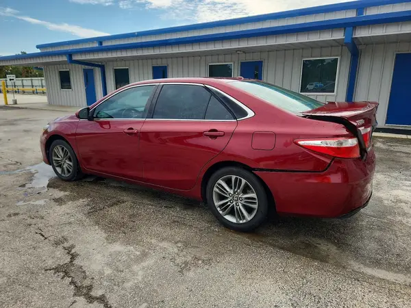 4T1BF1FK6GU601210 2016 TOYOTA CAMRY - Image 2