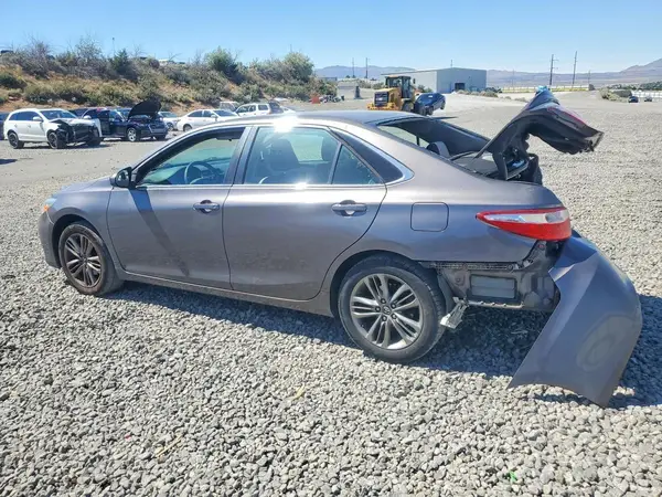 4T1BF1FK6GU601756 2016 TOYOTA CAMRY - Image 2