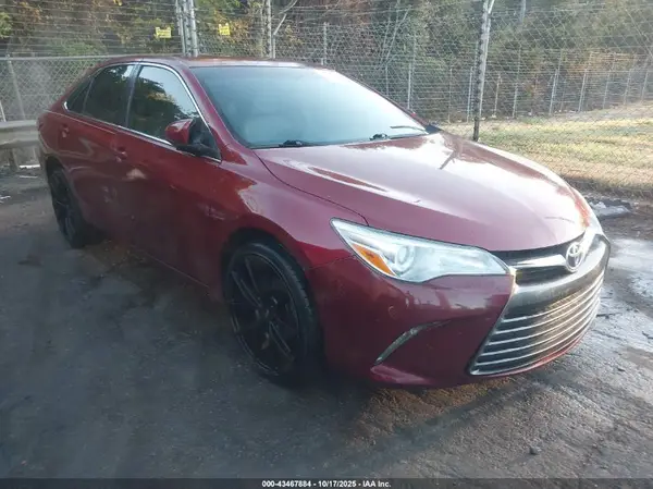 4T1BF1FK6GU601885 2016 TOYOTA CAMRY - Image 1