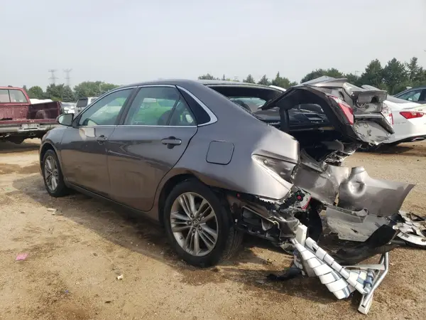 4T1BF1FK6GU602115 2016 TOYOTA CAMRY - Image 2