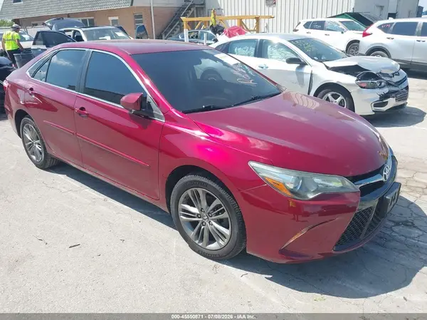 4T1BF1FK6GU605726 2016 TOYOTA CAMRY - Image 1
