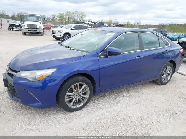 4T1BF1FK6GU606813 2016 TOYOTA CAMRY - Image 2