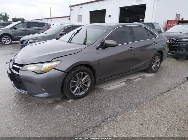4T1BF1FK6GU607833 2016 TOYOTA CAMRY - Image 2