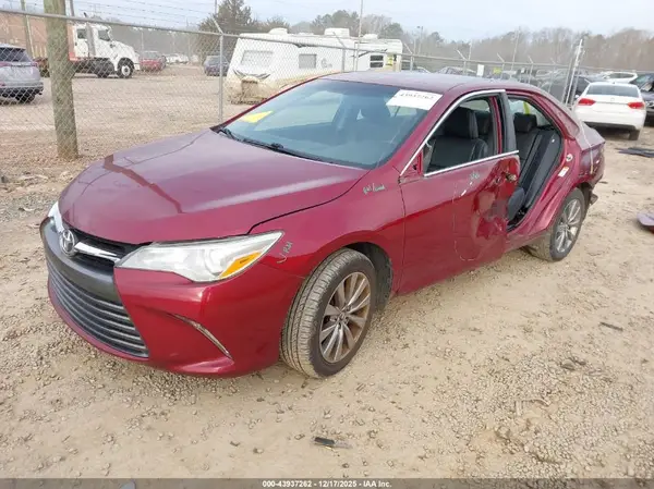 4T1BF1FK6GU612143 2016 TOYOTA CAMRY - Image 2