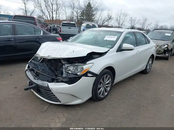 4T1BF1FK6GU613986 2016 TOYOTA CAMRY - Image 2