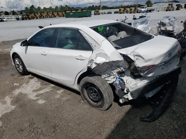 4T1BF1FK6GU999843 2016 TOYOTA CAMRY - Image 2