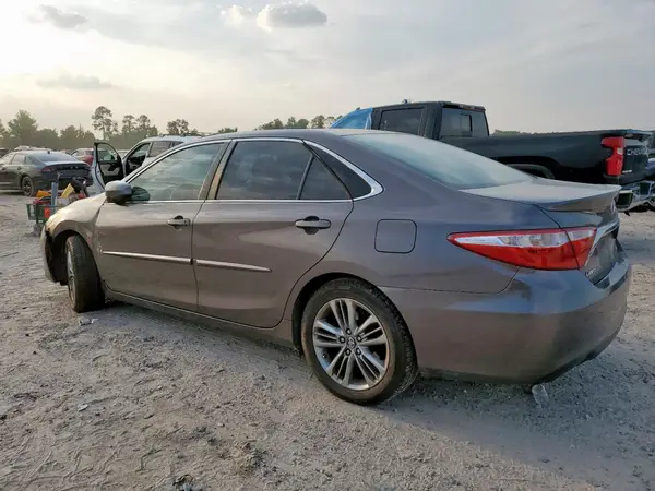 4T1BF1FK6HU267701 2017 TOYOTA CAMRY - Image 2