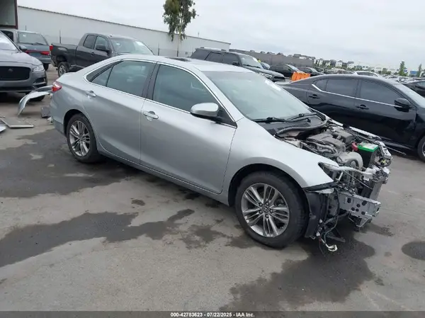4T1BF1FK6HU268573 2017 TOYOTA CAMRY - Image 1