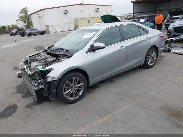 4T1BF1FK6HU268573 2017 TOYOTA CAMRY - Image 2