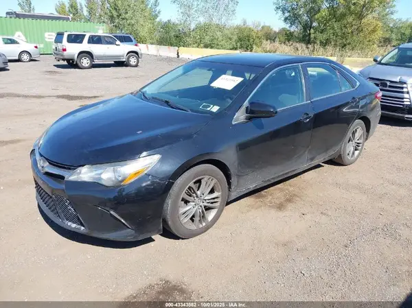 4T1BF1FK6HU270016 2017 TOYOTA CAMRY - Image 2