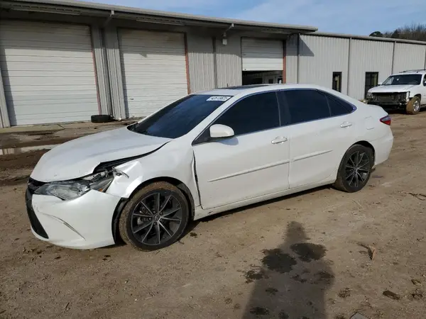 4T1BF1FK6HU270825 2017 TOYOTA CAMRY - Image 1