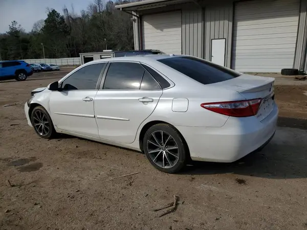 4T1BF1FK6HU270825 2017 TOYOTA CAMRY - Image 2