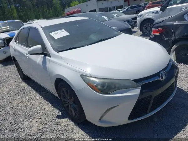 4T1BF1FK6HU271084 2017 TOYOTA CAMRY - Image 1