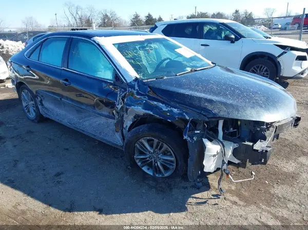 4T1BF1FK6HU273238 2017 TOYOTA CAMRY - Image 1