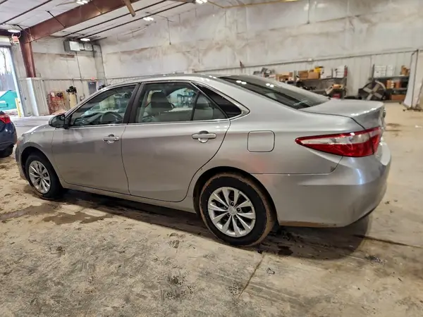 4T1BF1FK6HU274003 2017 TOYOTA CAMRY - Image 2