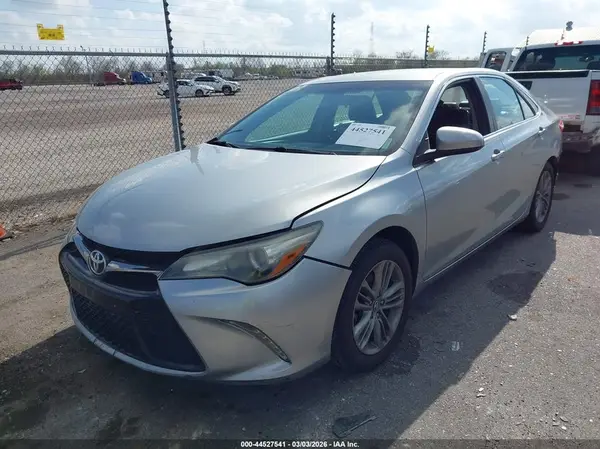 4T1BF1FK6HU274373 2017 TOYOTA CAMRY - Image 2