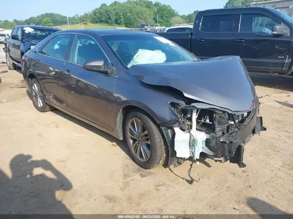 4T1BF1FK6HU280299 2017 TOYOTA CAMRY - Image 1