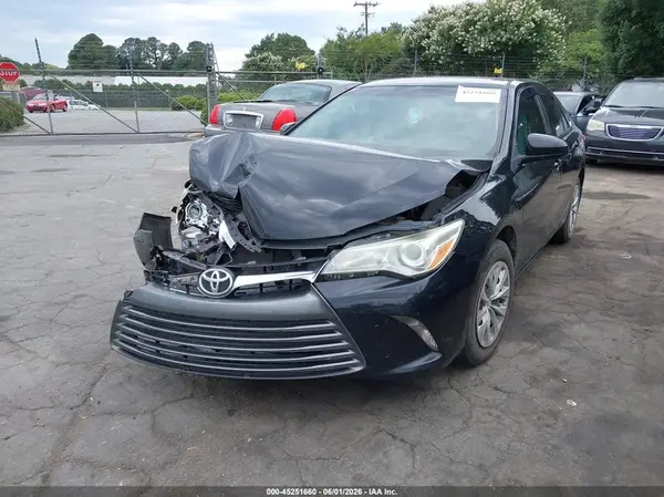 4T1BF1FK6HU284871 2017 TOYOTA CAMRY - Image 2
