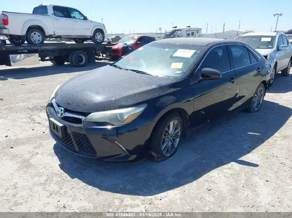4T1BF1FK6HU284918 2017 TOYOTA CAMRY - Image 2