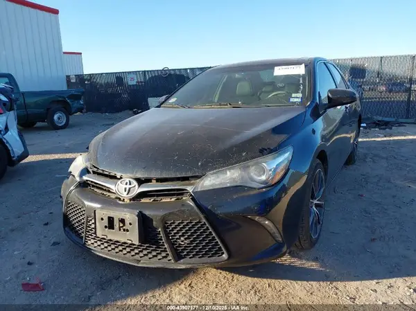 4T1BF1FK6HU292808 2017 TOYOTA CAMRY - Image 2