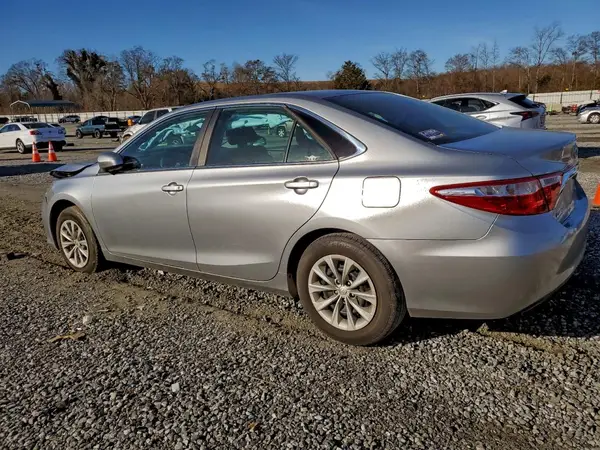 4T1BF1FK6HU297944 2017 TOYOTA CAMRY - Image 2