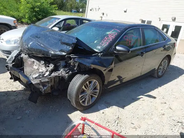 4T1BF1FK6HU300065 2017 TOYOTA CAMRY - Image 2