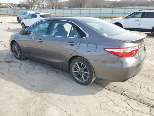 4T1BF1FK6HU300177 2017 TOYOTA CAMRY - Image 2