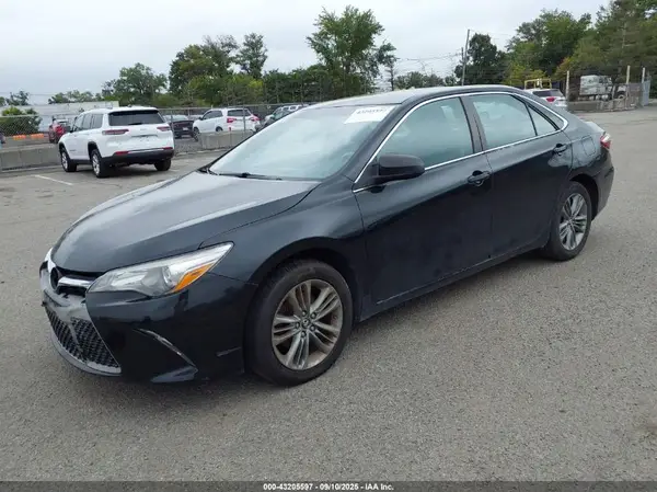 4T1BF1FK6HU300244 2017 TOYOTA CAMRY - Image 2