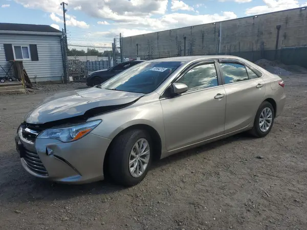4T1BF1FK6HU302656 2017 TOYOTA CAMRY - Image 1