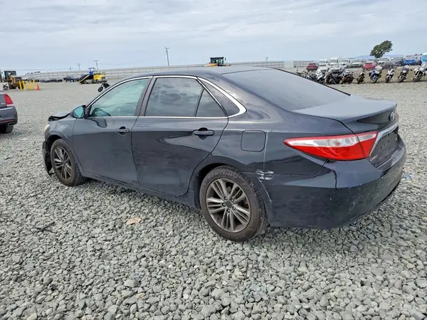 4T1BF1FK6HU302687 2017 TOYOTA CAMRY - Image 2