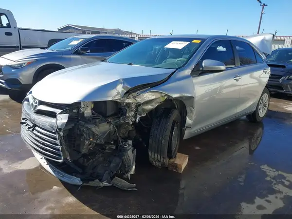 4T1BF1FK6HU304181 2017 TOYOTA CAMRY - Image 2