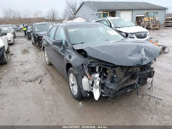 4T1BF1FK6HU306819 2017 TOYOTA CAMRY - Image 1