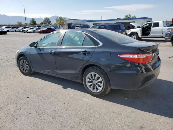 4T1BF1FK6HU307694 2017 TOYOTA CAMRY - Image 2