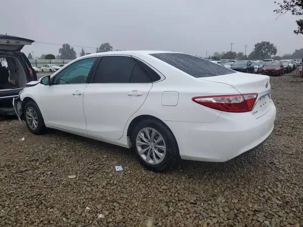 4T1BF1FK6HU307825 2017 TOYOTA CAMRY - Image 2