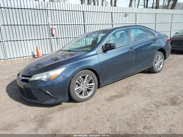 4T1BF1FK6HU308201 2017 TOYOTA CAMRY - Image 2