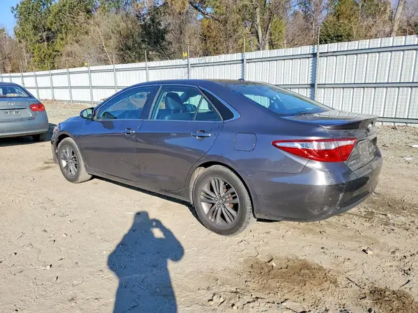 4T1BF1FK6HU308814 2017 TOYOTA CAMRY - Image 2